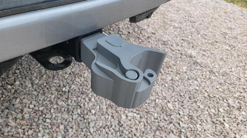 Train Knuckle Adapter for 2.5" truck receiver   