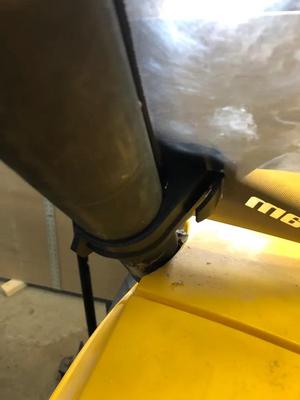 Windshield clip commander 800   