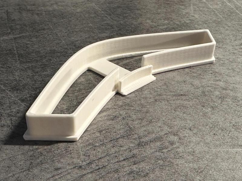 Boomerang base component for the Hotel board game