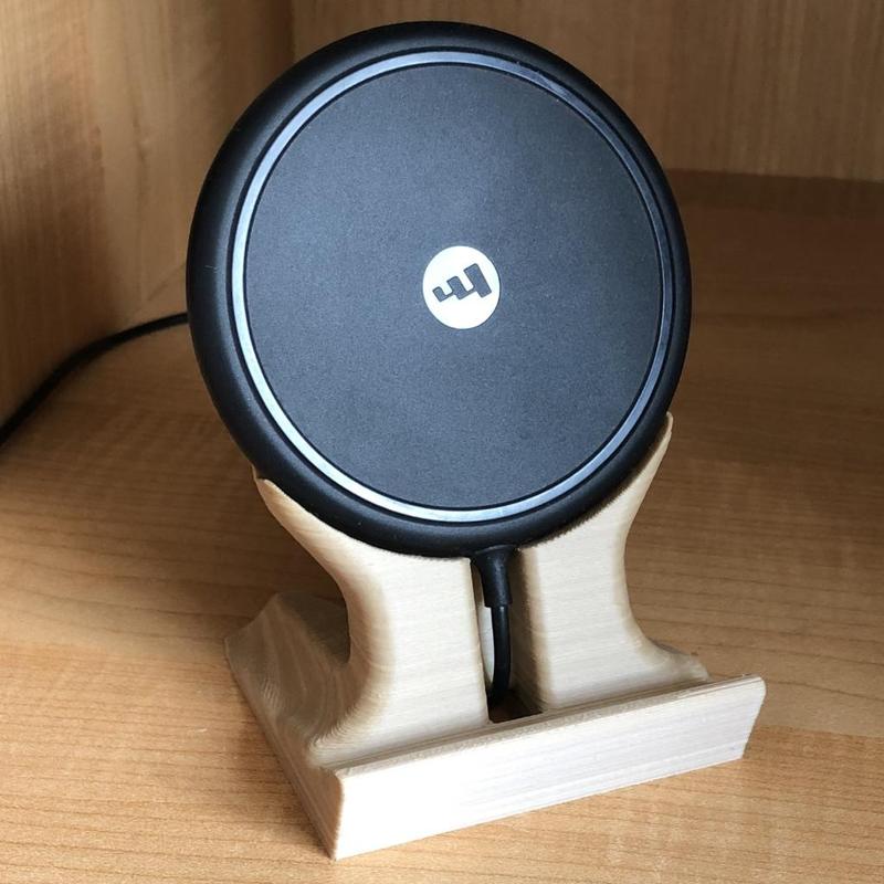 iPhone X Stand + Mophie Wireless Charging Base