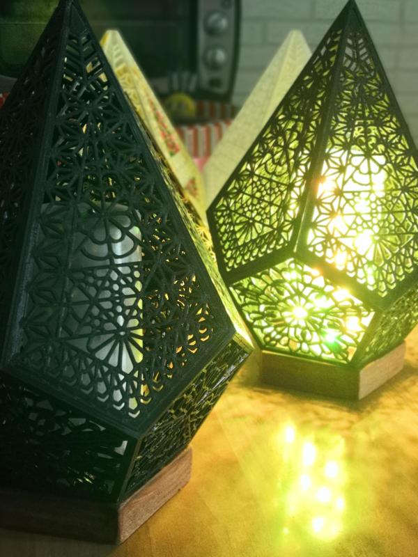 Table lamp with design