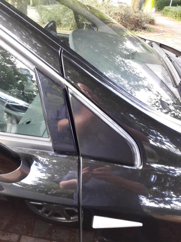 Driehoek bij spiegel Vel Satis