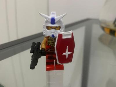 Gundam Minifigure - Shield and Weapon