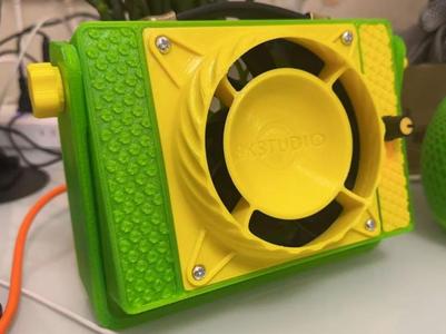 Desktop Retro Brutalist Fan