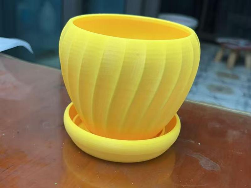 Wave Crease Flower Pot