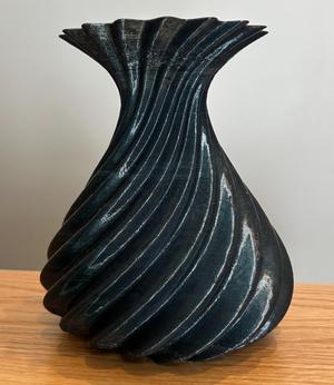 swirly vase