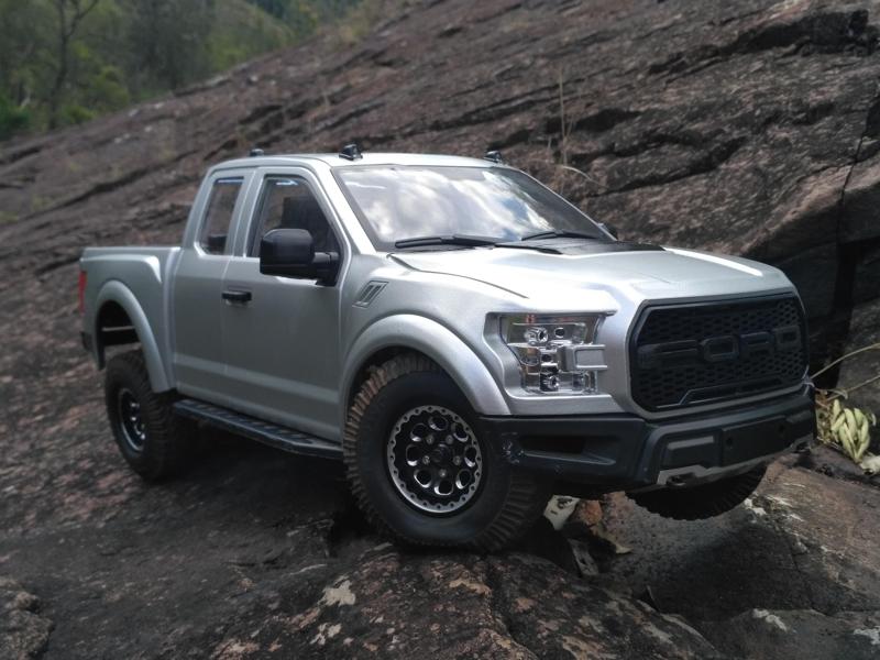 Rc4wd dessert runner "hero" to "FORD" grille lettering