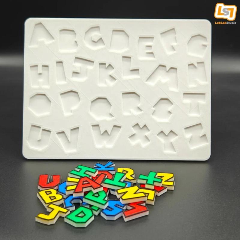 Educational alphabet placement puzzle