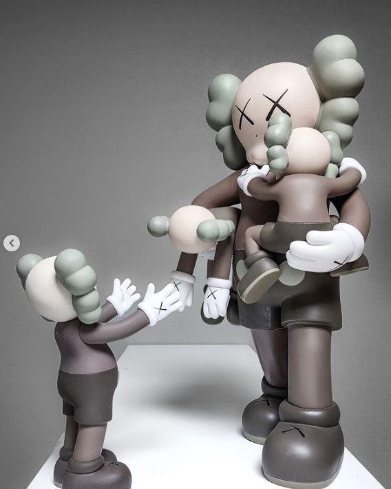 Kaws Clean Slate x Companion Bundle Art Toy
