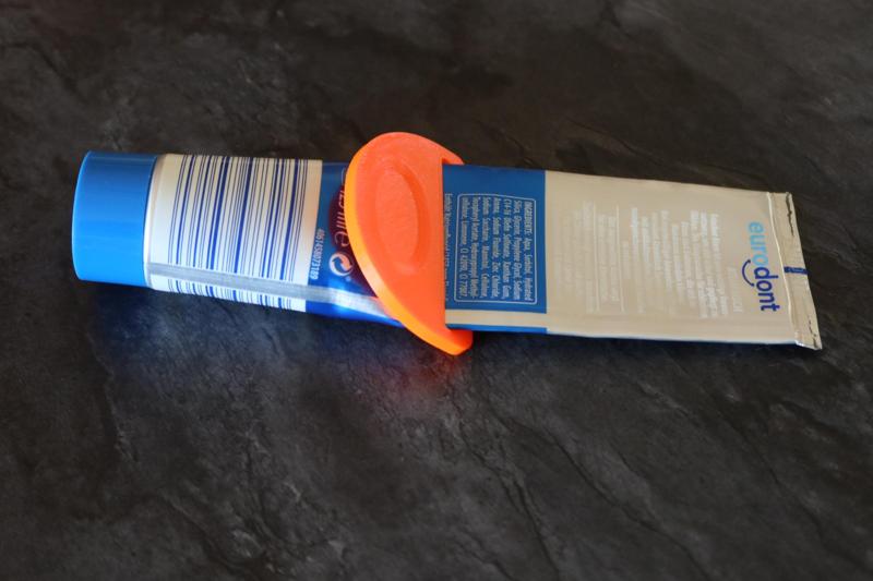 Better Toothpaste Squeezer with angled slot | Tubenausdrücker mit gewinkeltem Schlitz