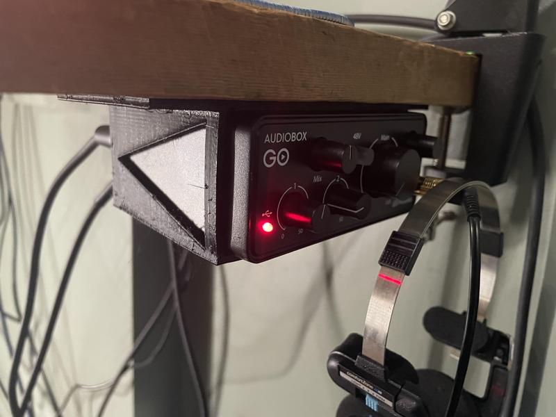 AudioBox GO Mount