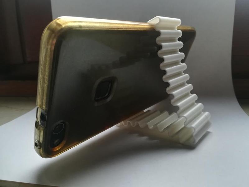 Flexible phone stand
