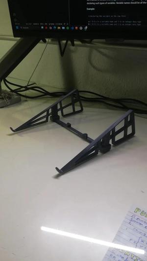 Laptop stand
