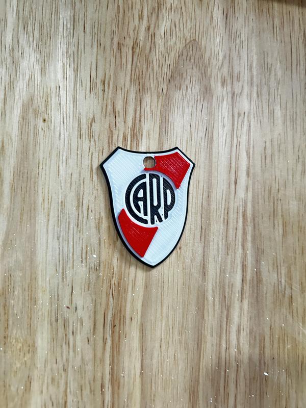 River Plate keychain and shield