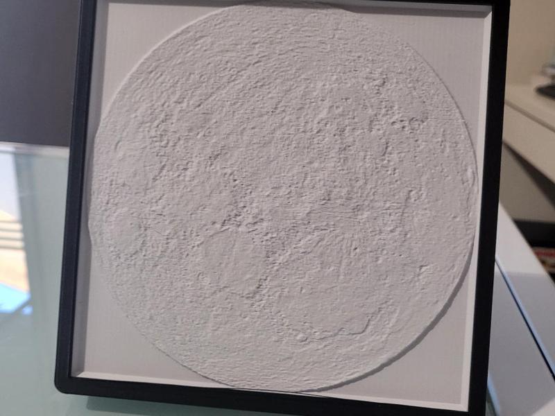 Lithophane Moon Lamp