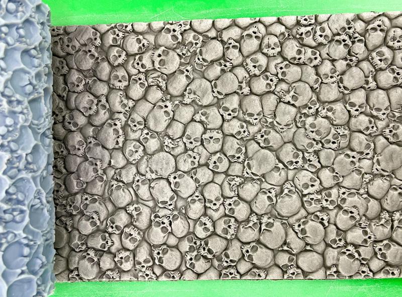 Large Skull Roller and Coaster Cutter