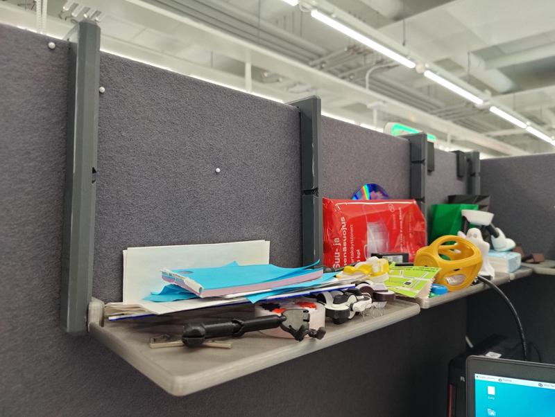 Cubicle shelf system (40mm walls)