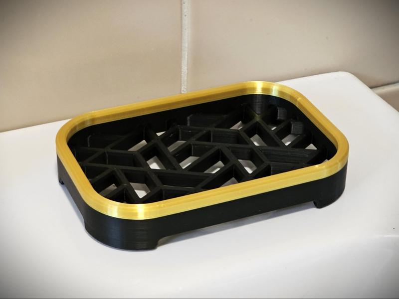 Soap dish with lattice pattern