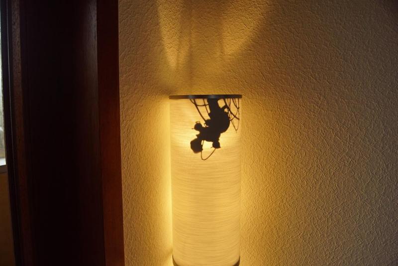 GlaDOS lamp silhouette