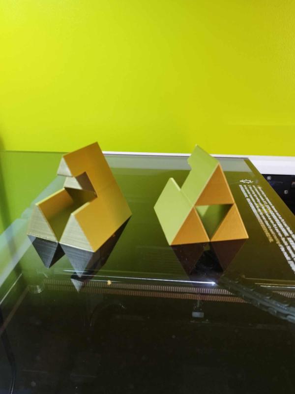 Laptop stand of the trifoce (The legend of Zelda)