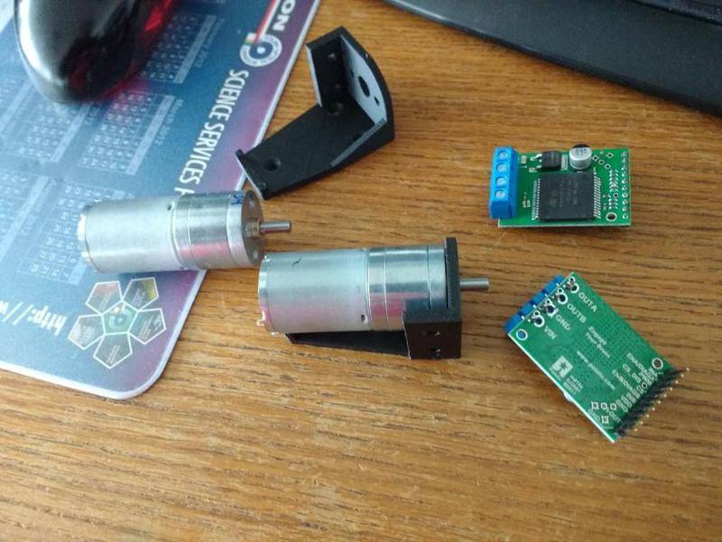 Pololu 25Dx52L mount (left & right)