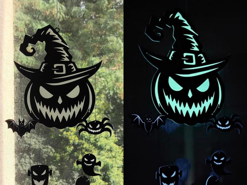 Wicked Pumpkin – Day & Night Halloween Hanger