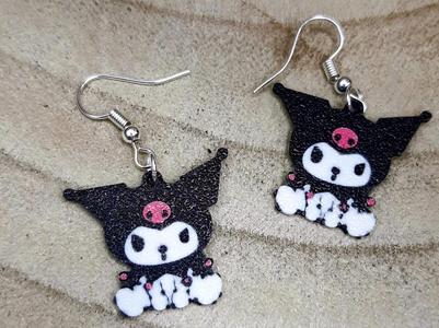 Sitting Kuromi earrings