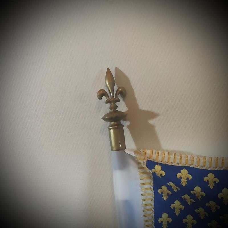 Fleur de Lys flagpole