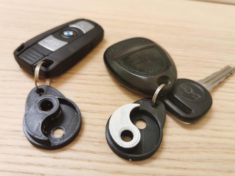 Yen & Yang keychain tag