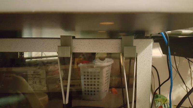 VR Heads hanger for rack