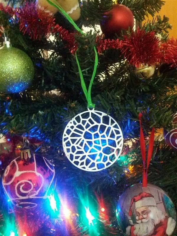 Voronoi christmas ball