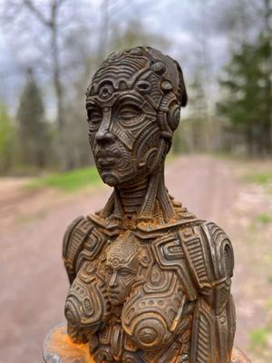 Biomechanical bust
