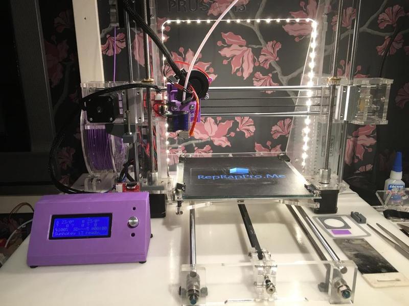 LCD_FreeStanding_Case 
