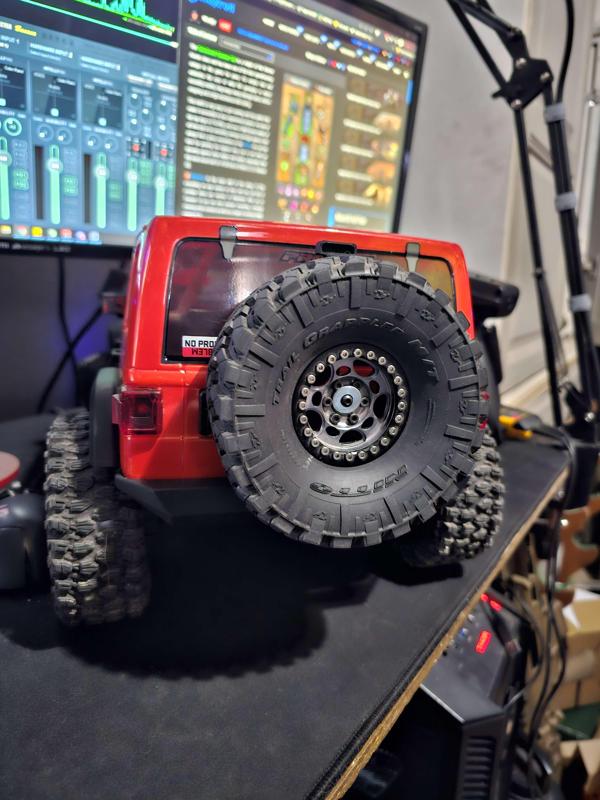 SCX10 III Wrangler spare tire holder