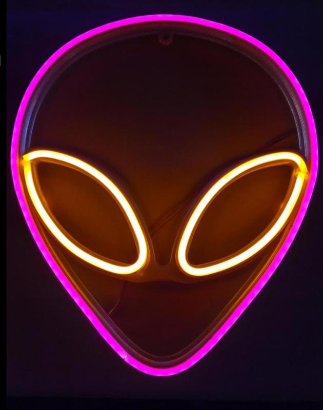 ALIEN NEON SIGN