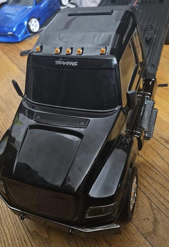 Traxxas TRX-6 Hauler Magnetic body mounts