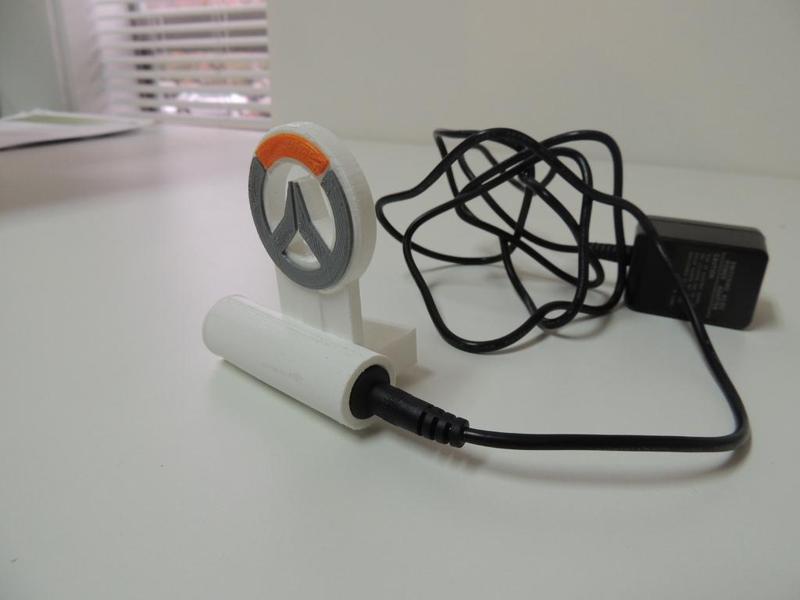 Soldier: 76 Helmet Wireless Charging Cradle