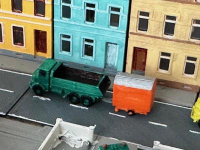 Dump truck 1 (z-scale)