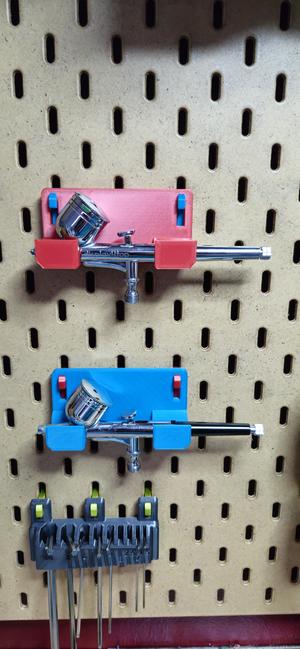 Skadis Airbrush Holder