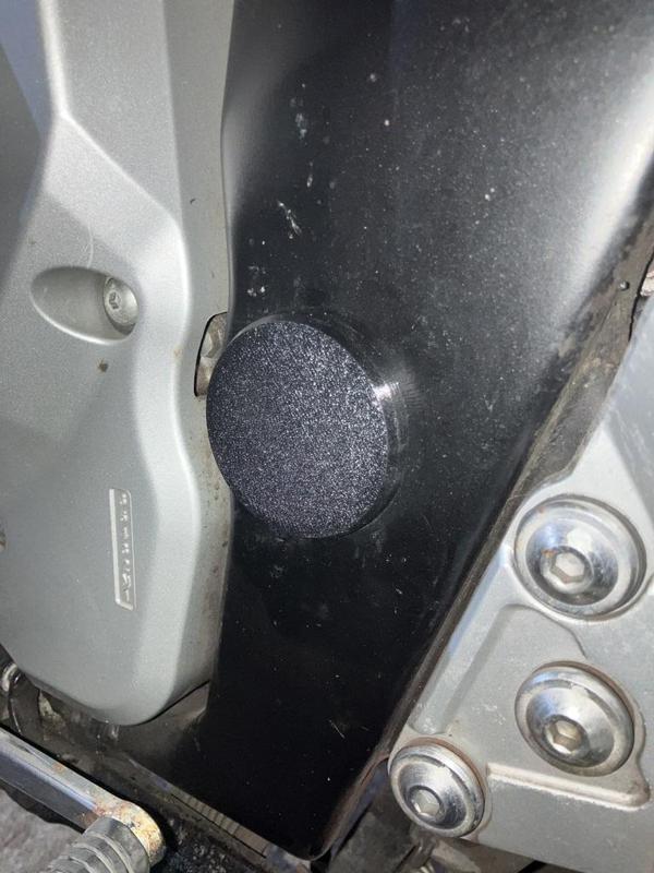 Suzuki Bandit 1250 swivel frame cover / Schwinge Abdeckung 