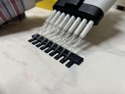 9 and 17 wells multichannel Mega Combs for gel electrophoresis