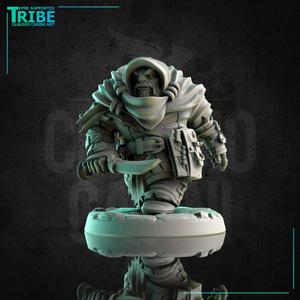 (0177) Male dwarf rogue thief with a cape and knife