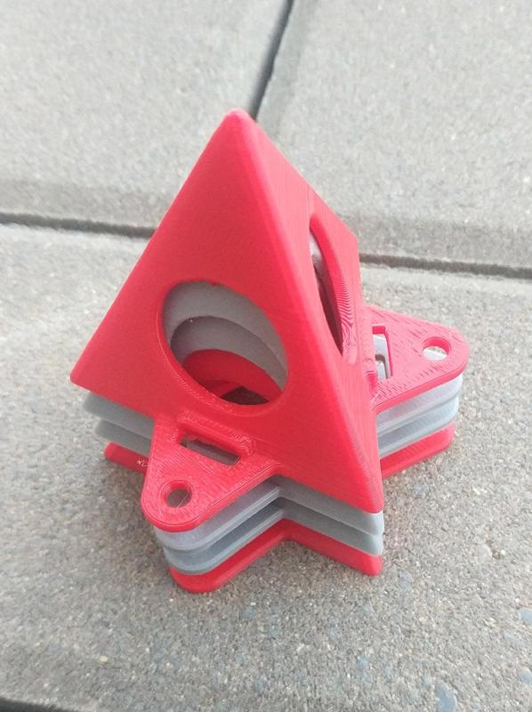 Triangular stand for painting wood