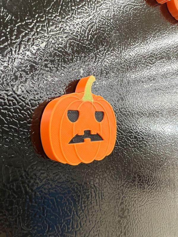 Spooky fridge magnets - Sad blocky - Print in place