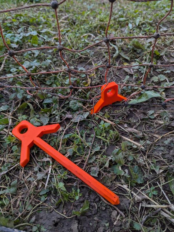 Fence pegs for chicken-coop / Heringe für Geflügel/Hühnerzaun