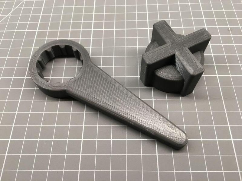 Wrench for FAR dividing water collector (manifold)