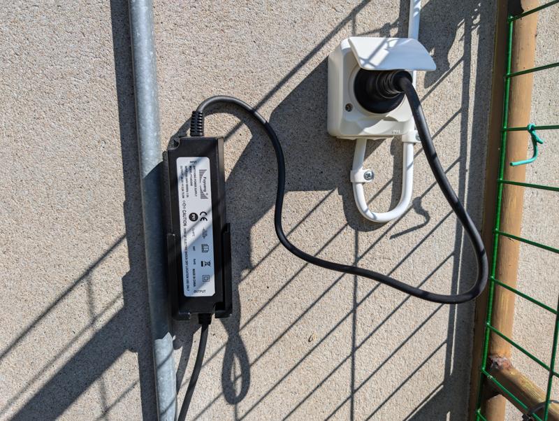 RoboUp Charging-brick holder