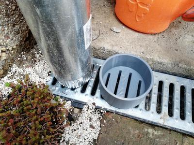 Drainage channel connecting