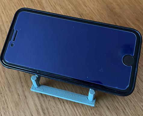 iPhone horizontally simple stand