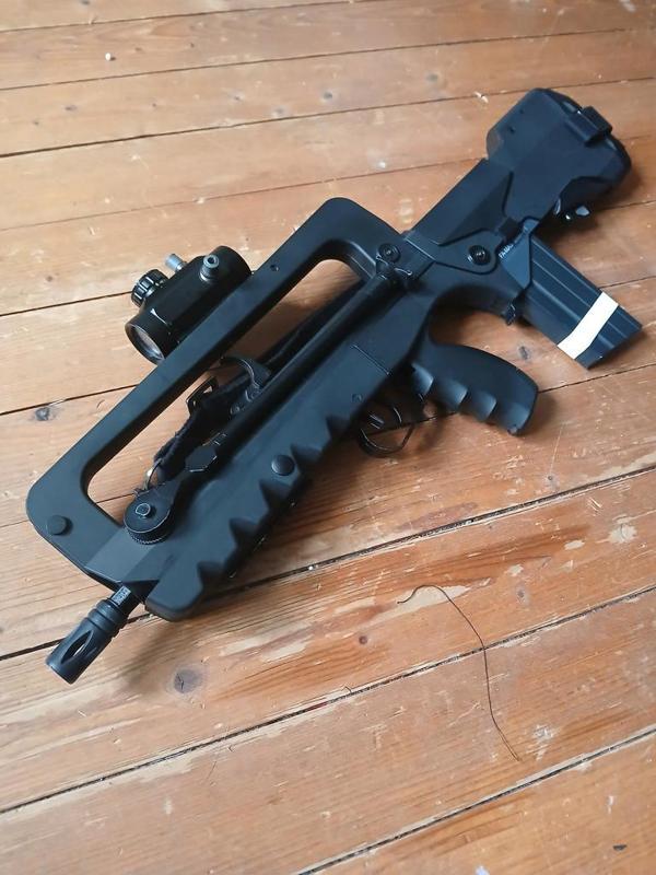 Cybergun Famas F1 EVO Short Barrel